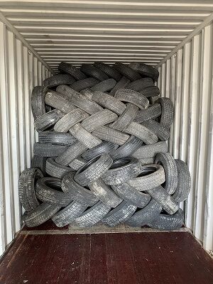 Loading image when exporting used tires(to South Asia)