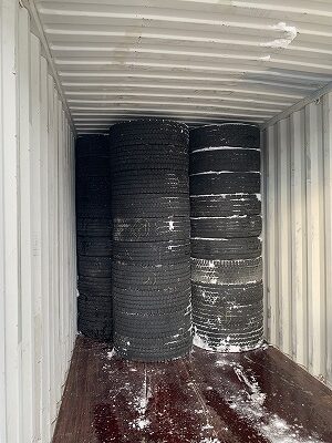 Loading image when exporting used tires(to South Asia)